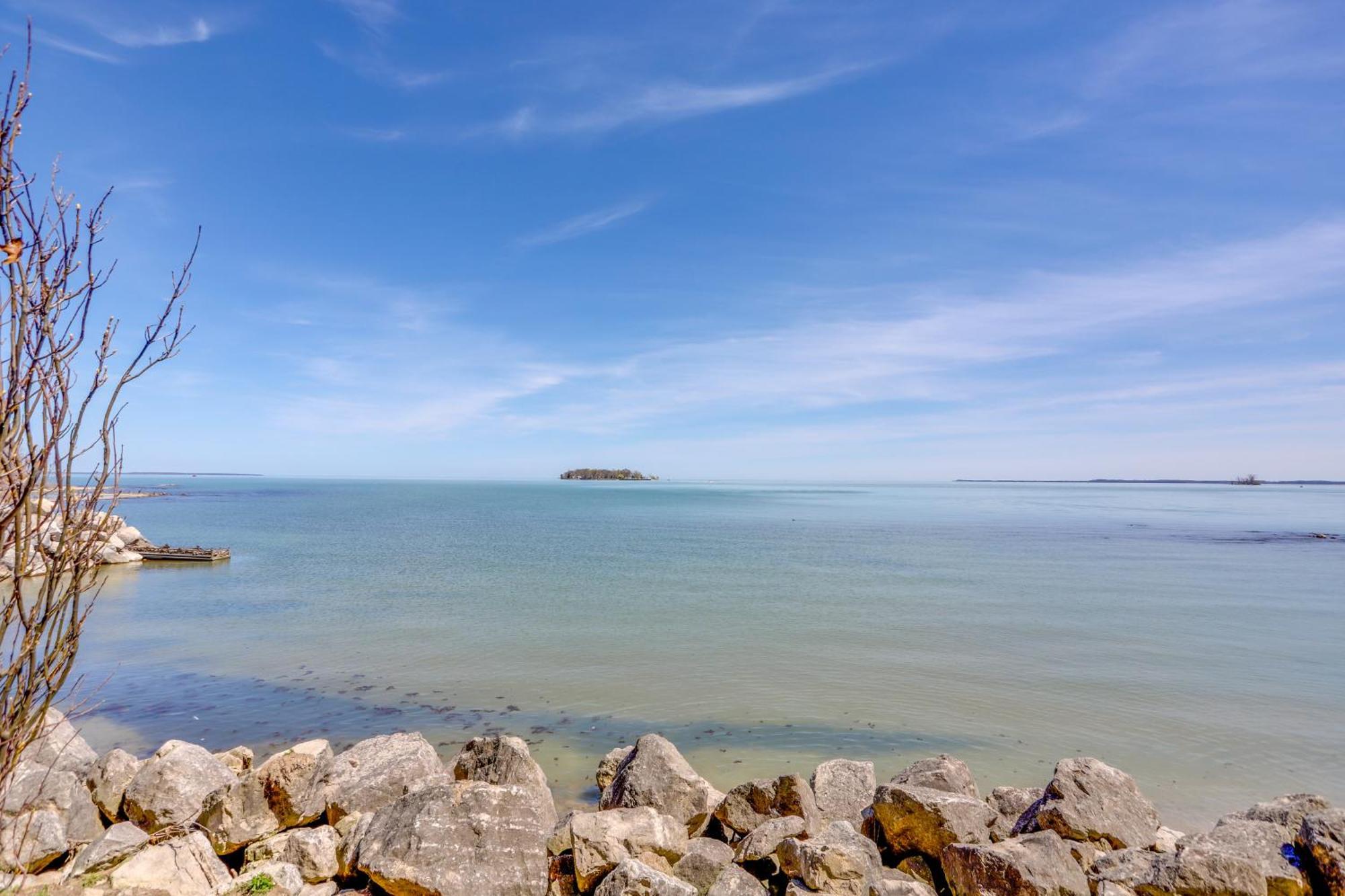Waterfront Middle Bass Condo With Pool Access! Put-in-Bay Exteriör bild